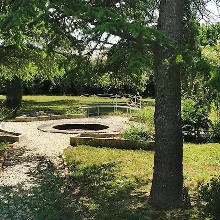 Le Du Mas Amouroux, Pres Du Mont Bouquet Prázdninový dům